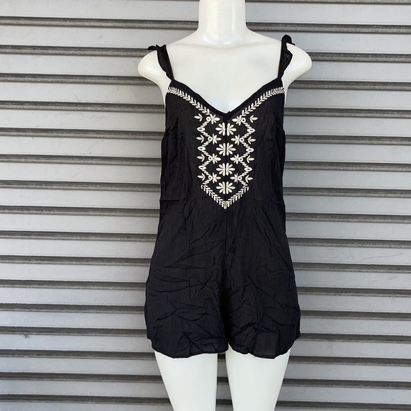 Aeropostale Romper - Picture 4 of 13